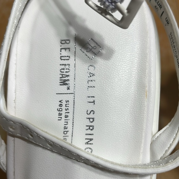 New in box Call it spring Iriss heeled platform sandals - Picture 3 of 9